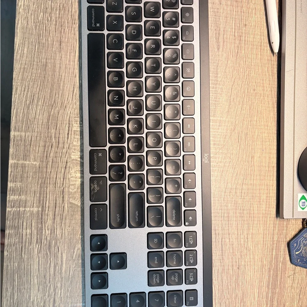 Logitech Wireless Keyboard in Dark Gray